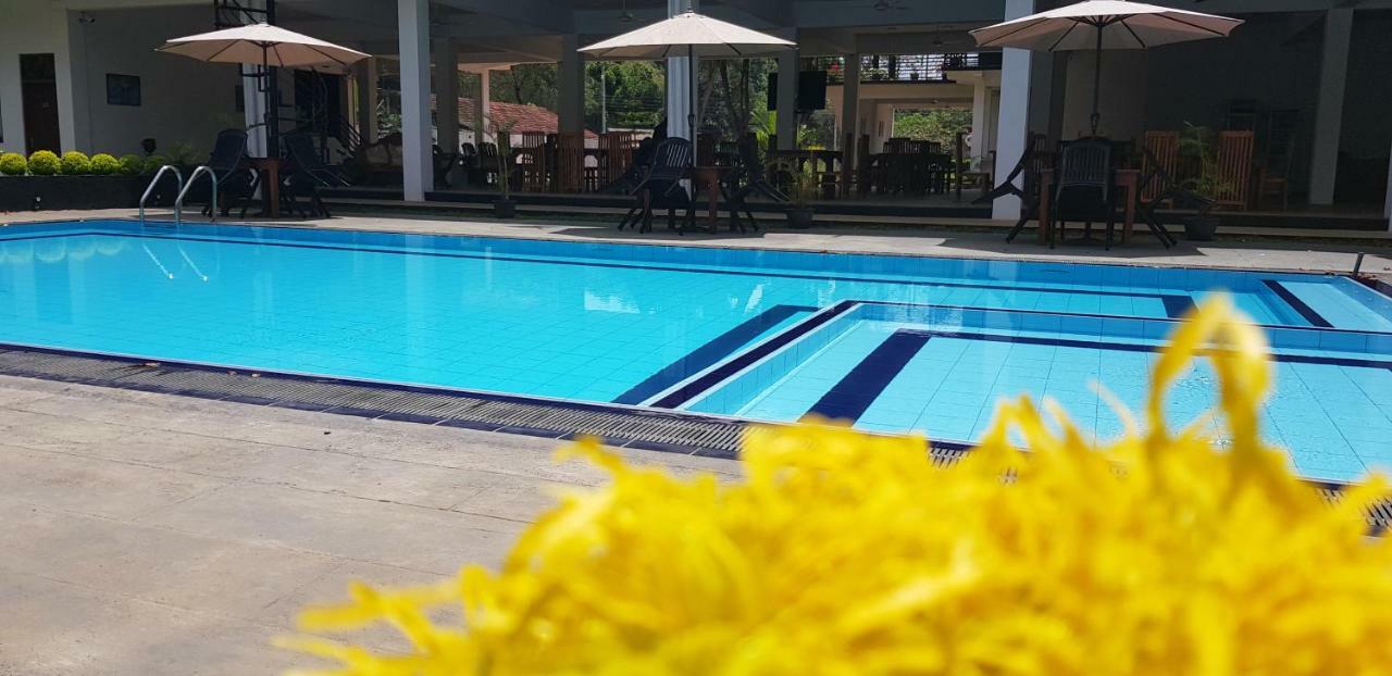 Lavish Resort - Sigirya Sigiriya Exterior photo